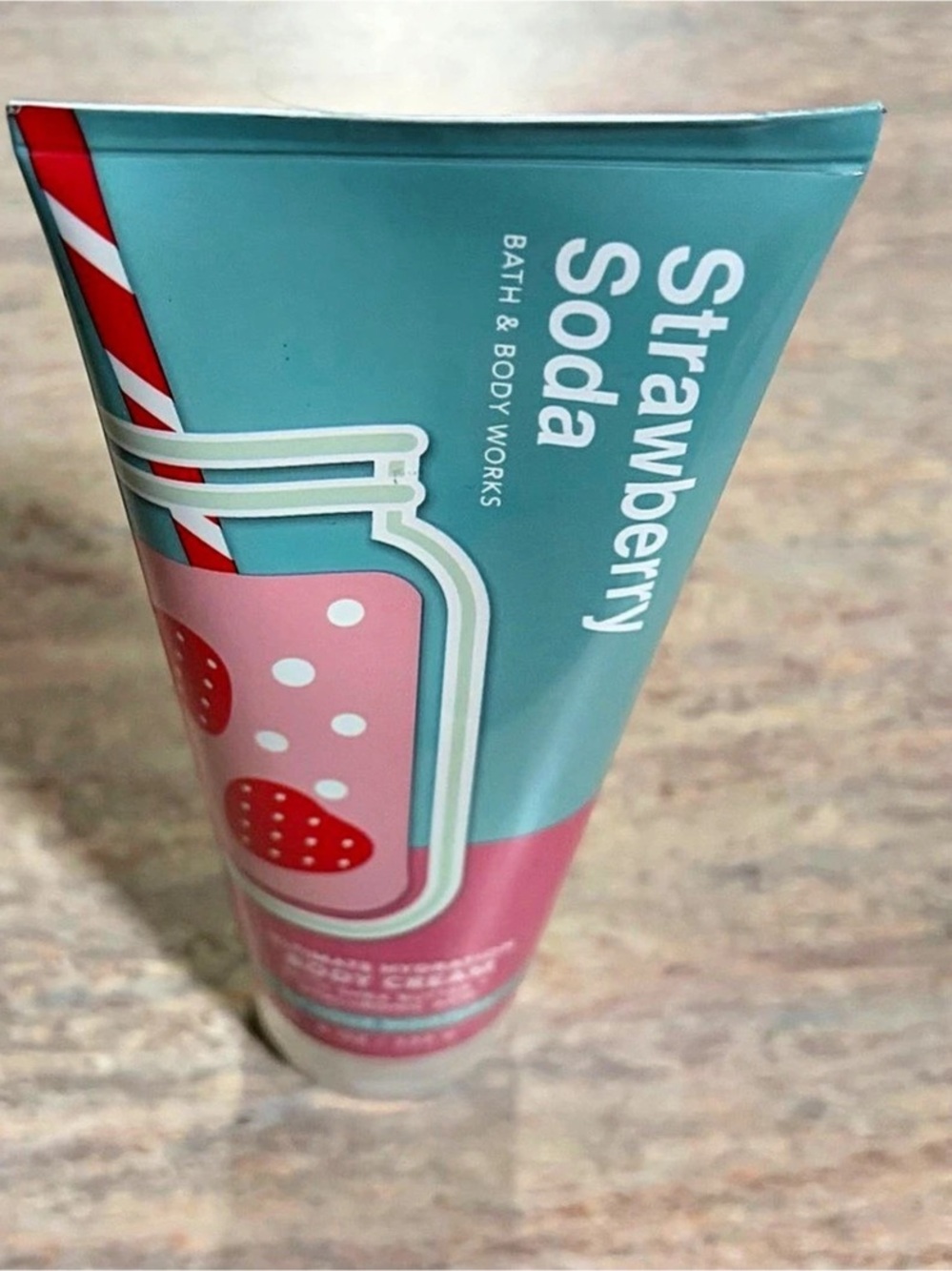 Bath & Body Works Strawberry Soda Ultimate Hydration Body Cream